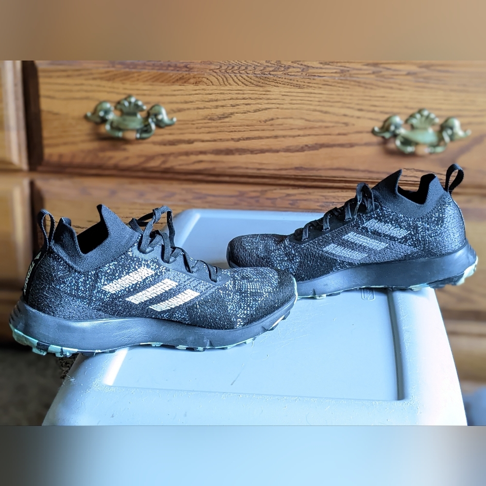 Adidas parley women's athletic shoes size 8